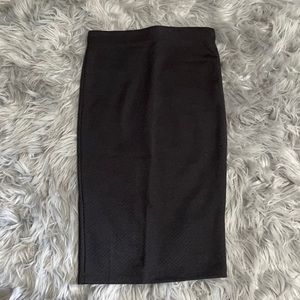 Black stretchy pencil skirt